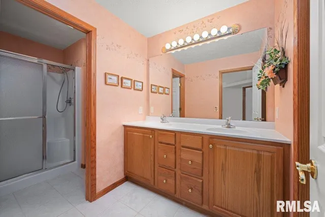 $350,000 | 5377 Red Fox Road, Bettendorf, IA 52722