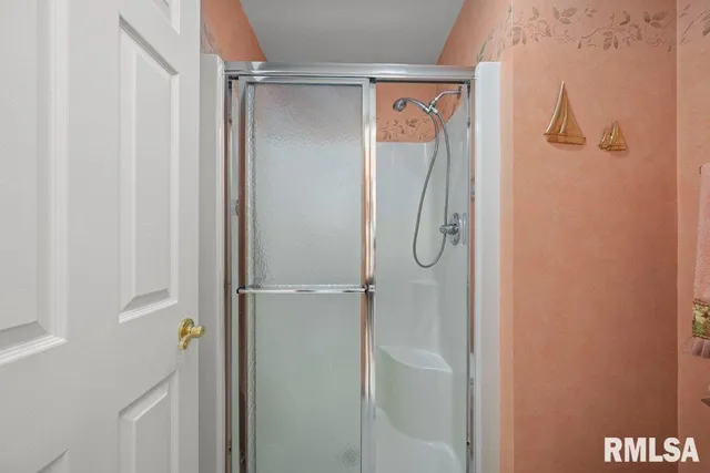 $350,000 | 5377 Red Fox Road, Bettendorf, IA 52722