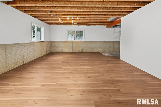 $350,000 | 5377 Red Fox Road, Bettendorf, IA 52722