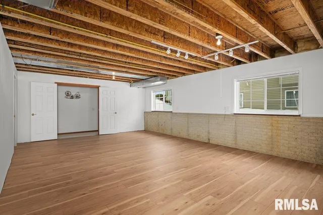 $350,000 | 5377 Red Fox Road, Bettendorf, IA 52722