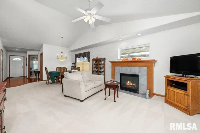 $350,000 | 5377 Red Fox Road, Bettendorf, IA 52722