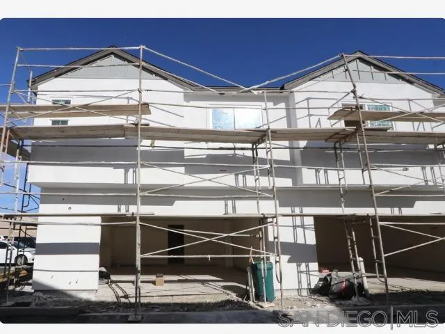 204 Blended Place Fallbrook, CA 92028 - Photo 2 of 18