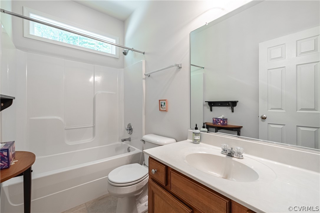 125 Jesse's Way Farmville, VA 23901 - Photo 26 of 42 a bathroom with a sink a toilet and a mirror
