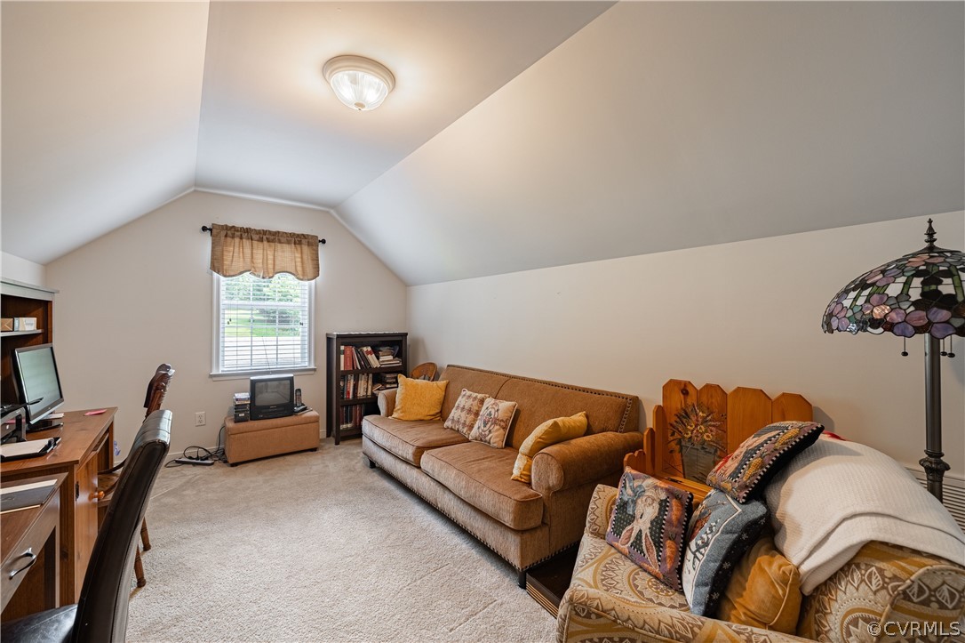 125 Jesse's Way Farmville, VA 23901 - Photo 28 of 42 a living room with furniture flowerpot and window