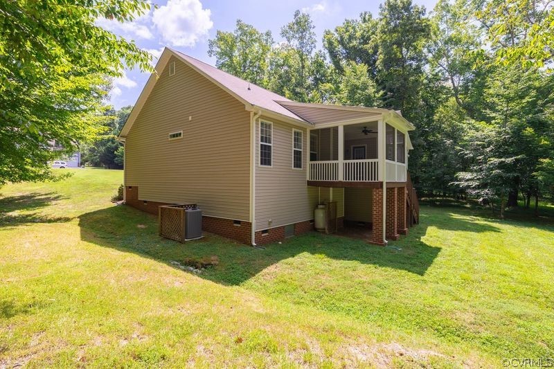 125 Jesse's Way Farmville, VA 23901 - Photo 33 of 42 a view of a house with pool and a yard