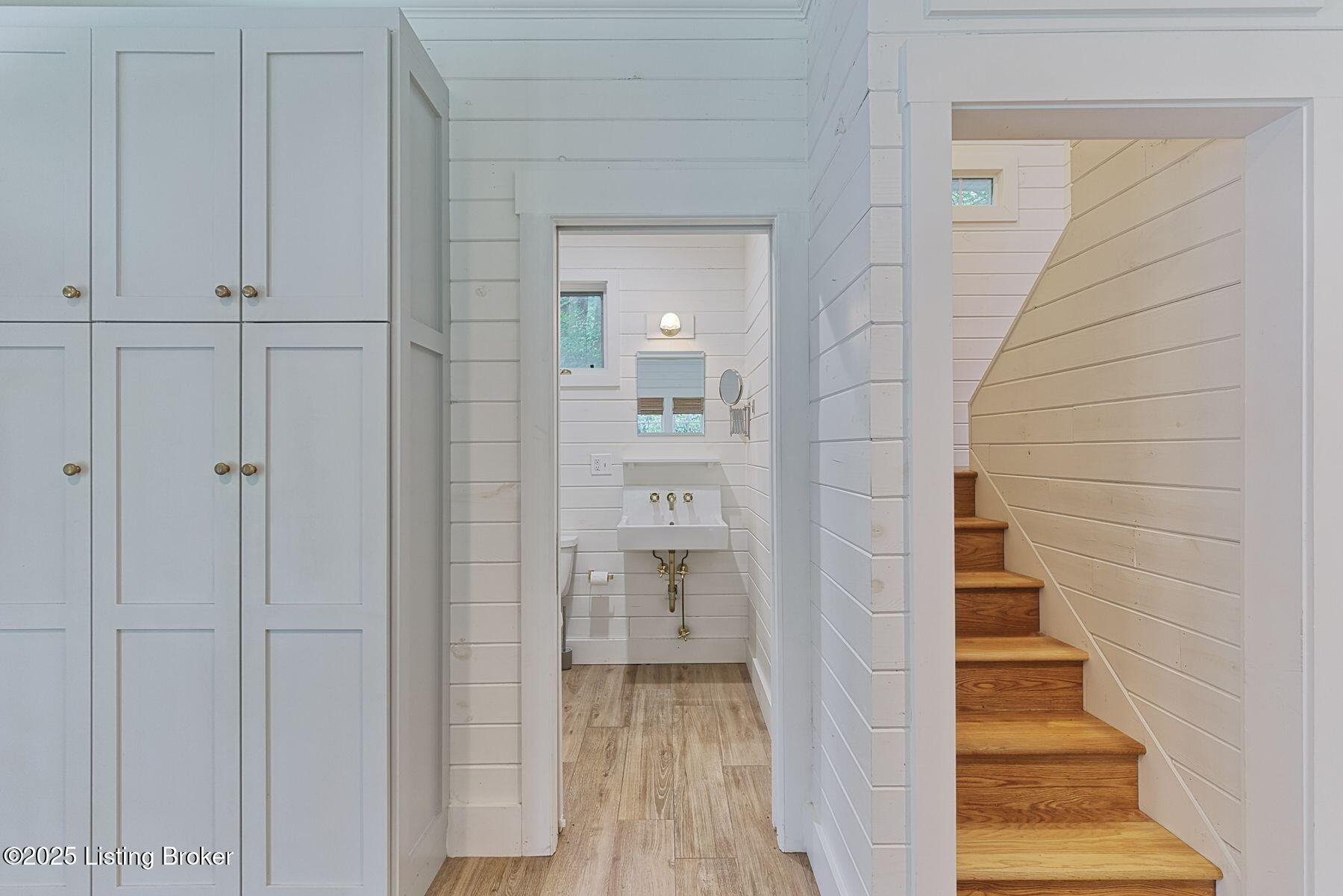 907 Glenbrook Road Anchorage, KY 40223 - Photo 24 of 67 photo_online_024