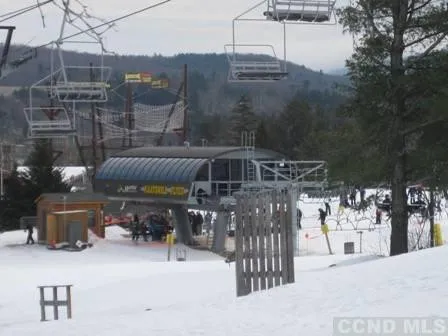 a view of outdoor space with mountain view