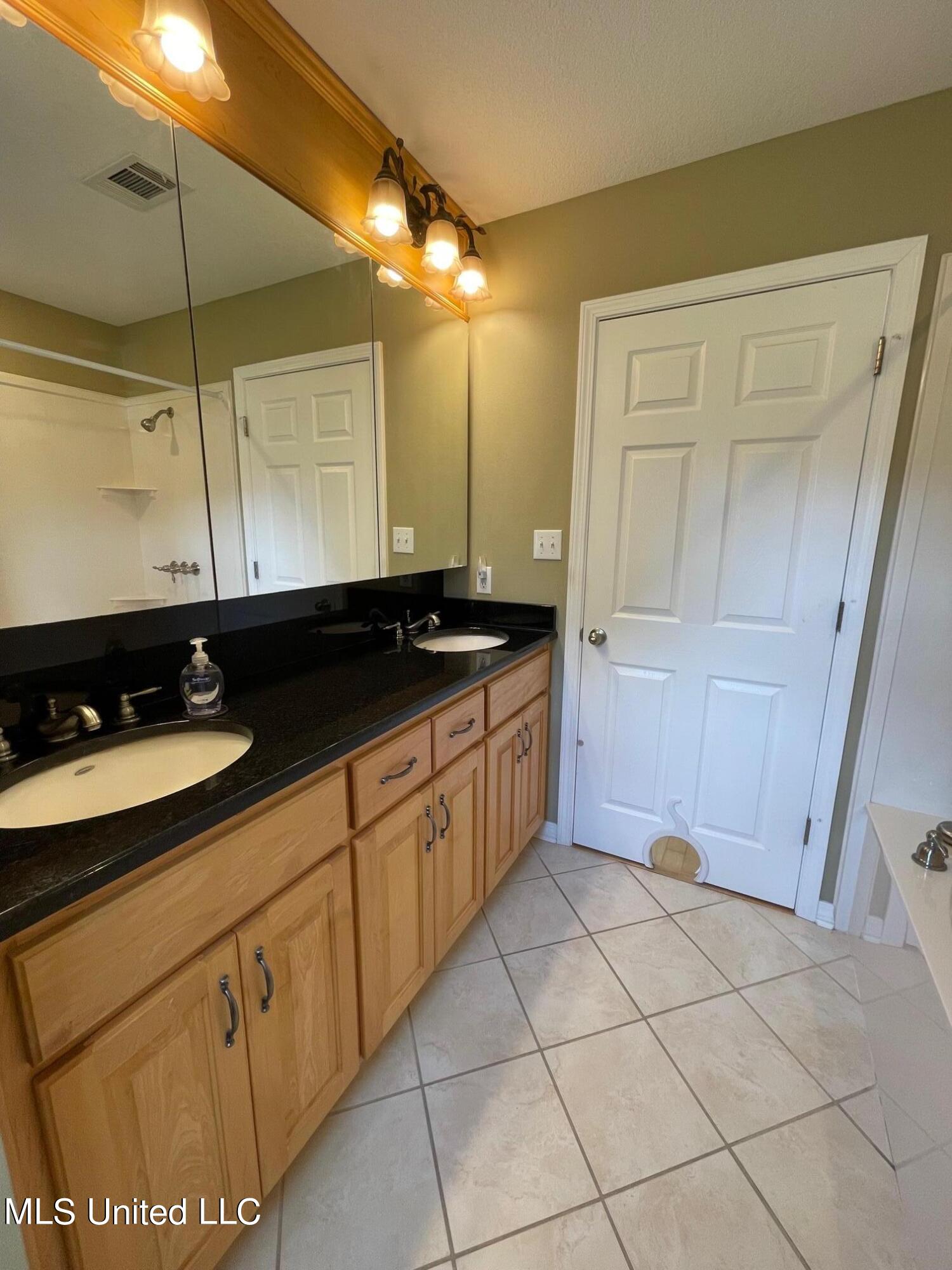 2129 Crenshaw Road Lucedale, MS 39452 - Photo 59 of 115 Main Bath