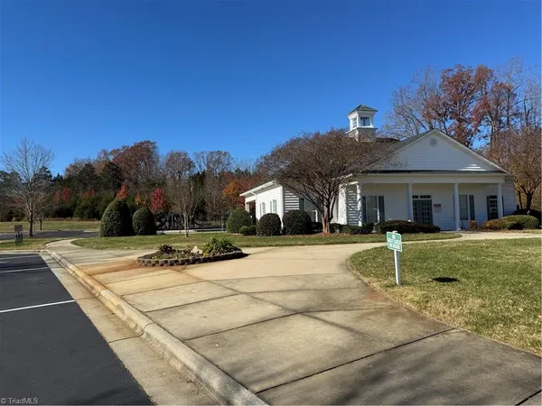 $190,000 | 107 Oak Wind Drive, Unit 102, Advance, NC 27006