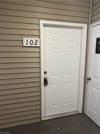$190,000 | 107 Oak Wind Drive, Unit 102, Advance, NC 27006