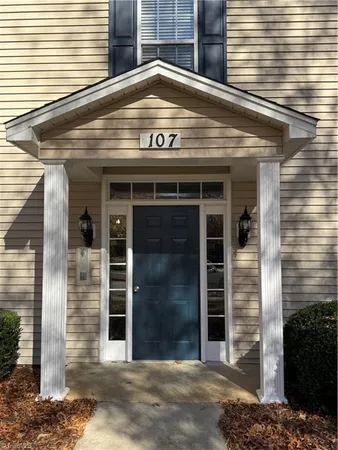 $190,000 | 107 Oak Wind Drive, Unit 102, Advance, NC 27006