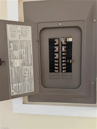 $190,000 | 107 Oak Wind Drive, Unit 102, Advance, NC 27006