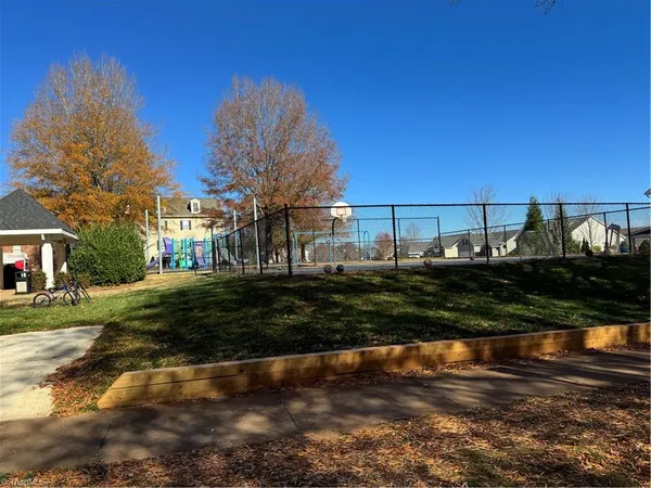 $190,000 | 107 Oak Wind Drive, Unit 102, Advance, NC 27006