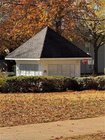 $190,000 | 107 Oak Wind Drive, Unit 102, Advance, NC 27006