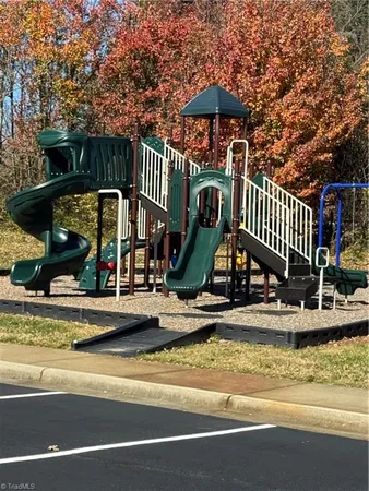 $190,000 | 107 Oak Wind Drive, Unit 102, Advance, NC 27006