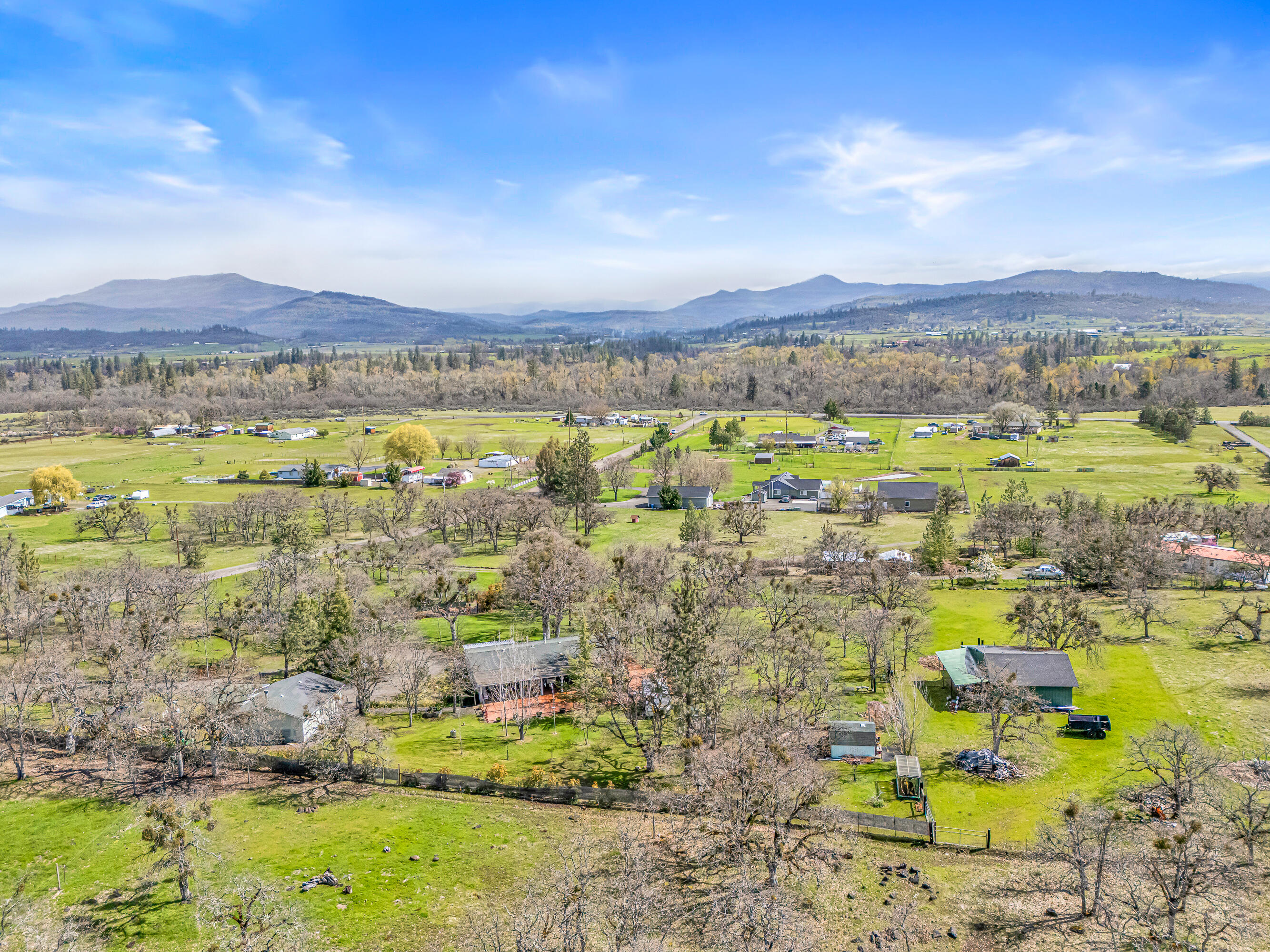 349 Capri Drive Eagle Point, OR 97524 - Photo 49 of 54 DJI_20250402122034_0064_D