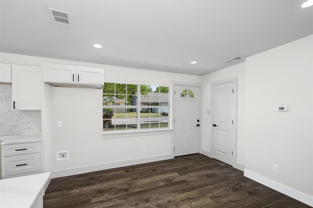 4608 Reed Street Fort Worth, TX 76119 - Photo 12 of 40 Gallery Image 12