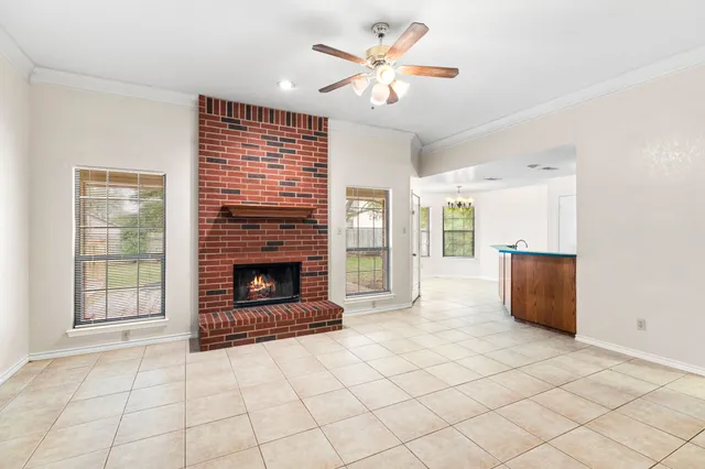 $2,150 | 1502 Oak Knoll Lane, Lockhart, TX 78644