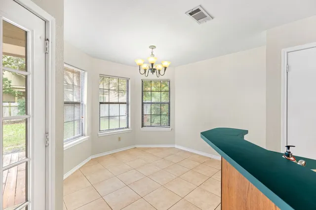 $2,150 | 1502 Oak Knoll Lane, Lockhart, TX 78644