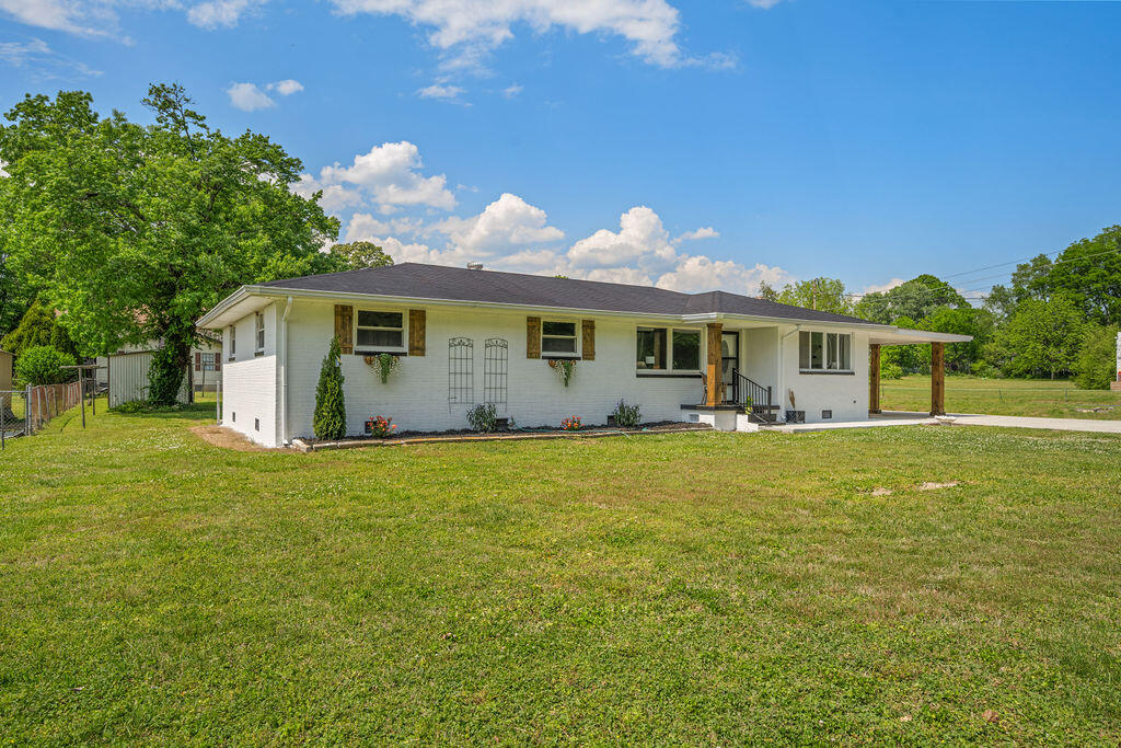 7803 Middle Valley Road Hixson, TN 37343 - Photo 4 of 43 7803MilldeValley-48