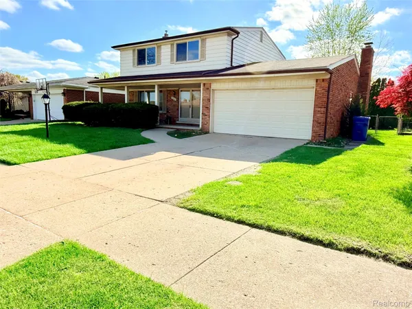 $299,900 | 30943 Roselawn Drive, Warren, MI 48088