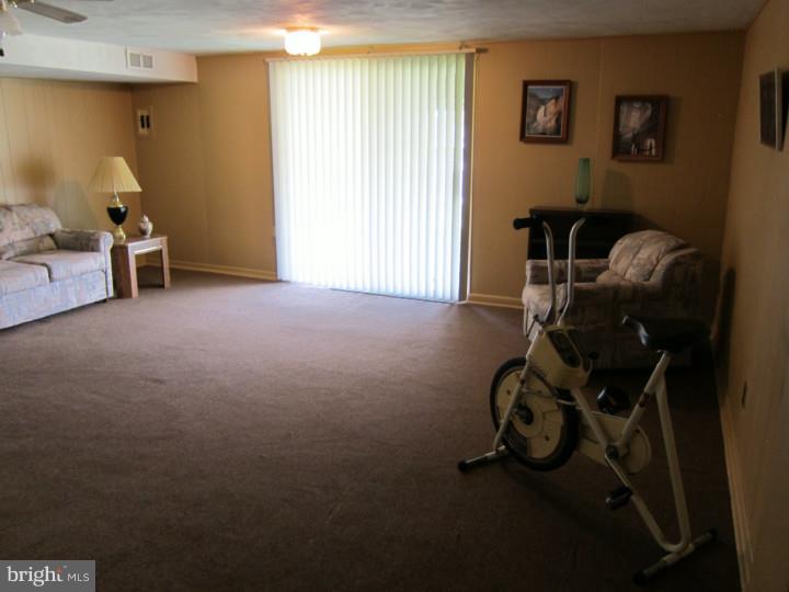 9948 Sandy Road Philadelphia, PA 19115 - Photo 15 of 18 Family Room