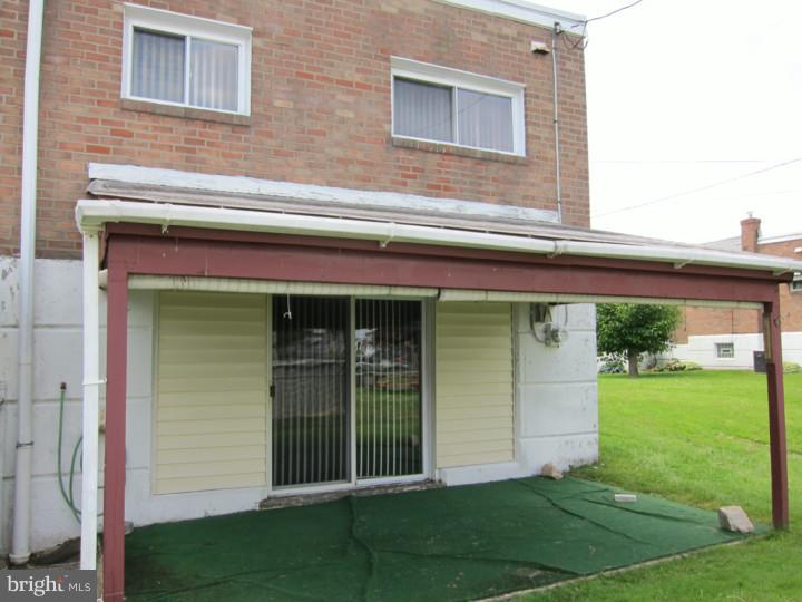 9948 Sandy Road Philadelphia, PA 19115 - Photo 3 of 18 Exterior Back