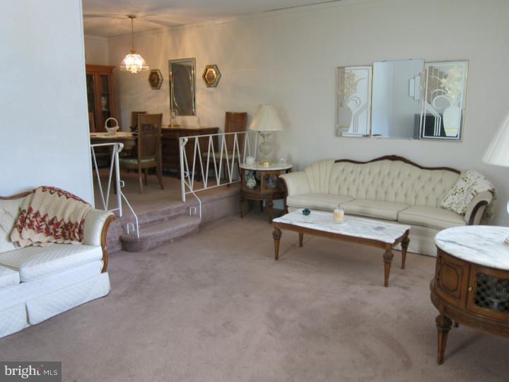 9948 Sandy Road Philadelphia, PA 19115 - Photo 4 of 18 Living Room