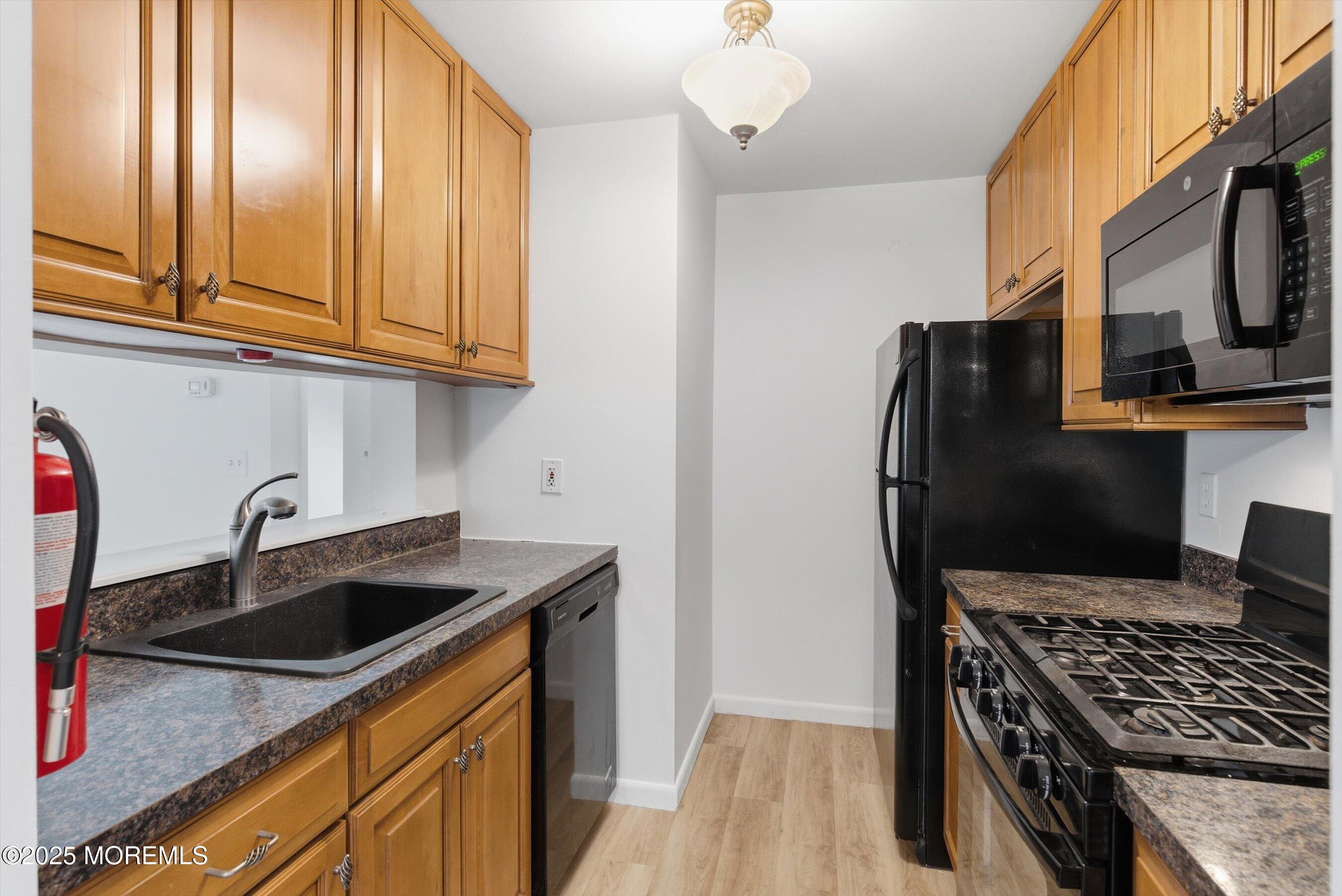 602 Violet Lane Jackson, NJ 08527 - Photo 11 of 28 11-Kitchen 1a