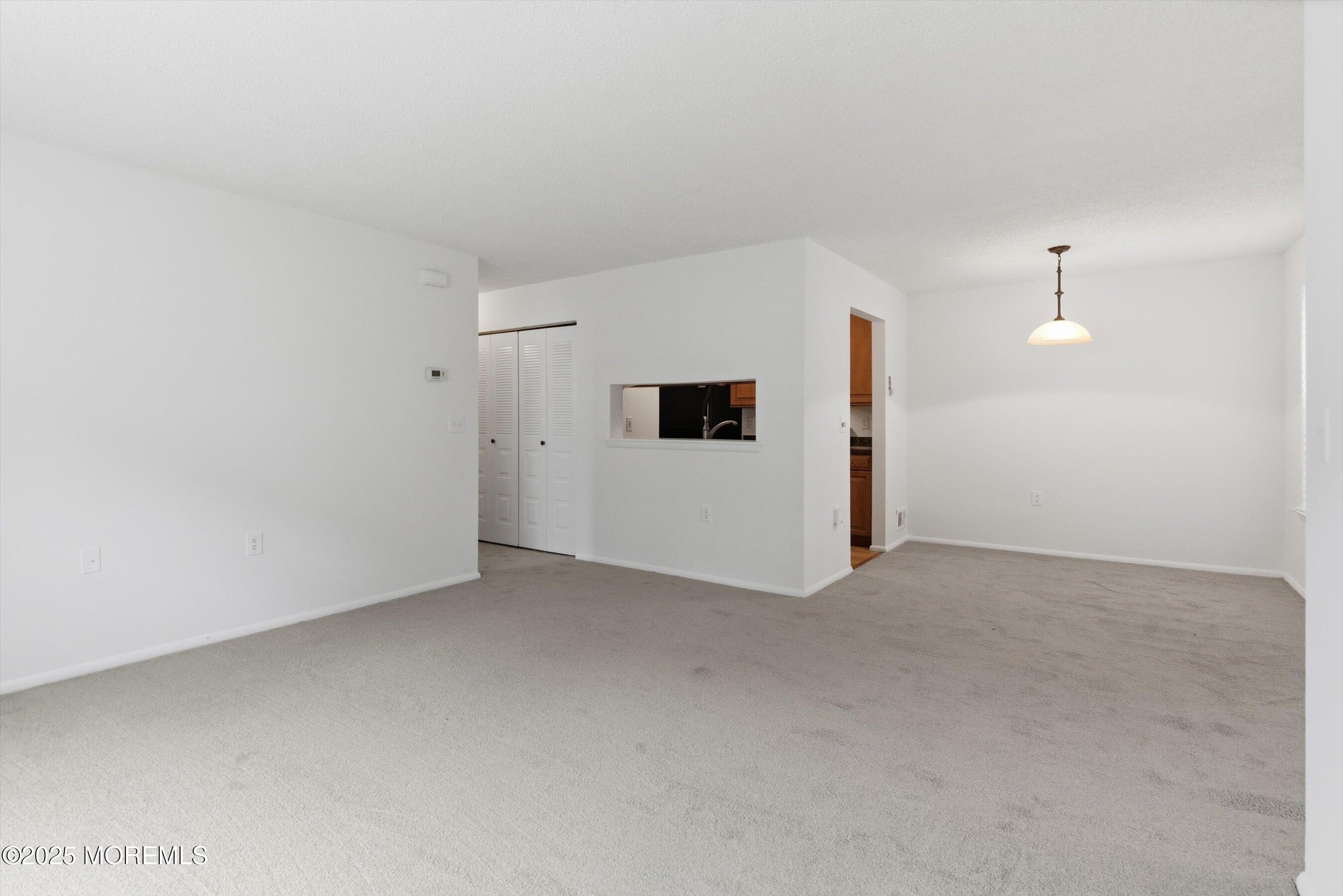 602 Violet Lane Jackson, NJ 08527 - Photo 8 of 28 08-Living Dining