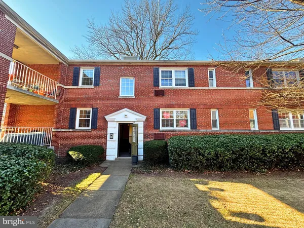 $2,200 | 4372 North Pershing Drive, Unit 2, Arlington, VA 22203