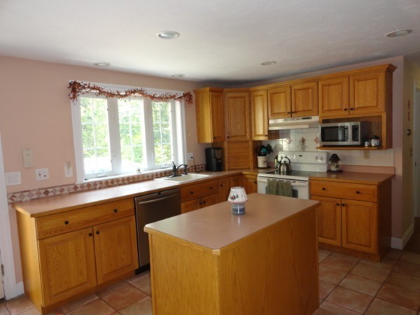 32 Old Meetinghouse Road Townsend, MA 01469 - Photo 11 of 25 Gallery Image 11