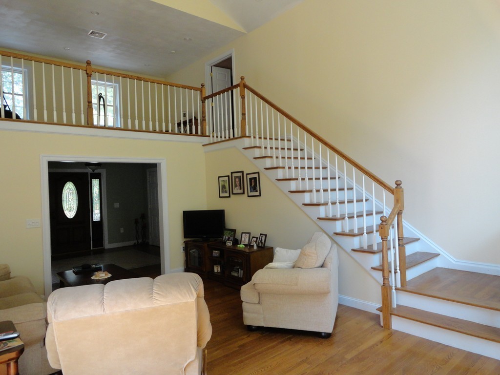 32 Old Meetinghouse Road Townsend, MA 01469 - Photo 7 of 25 Gallery Image 7