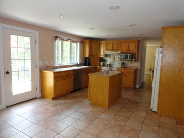 32 Old Meetinghouse Road Townsend, MA 01469 - Photo 10 of 25 Gallery Image 10