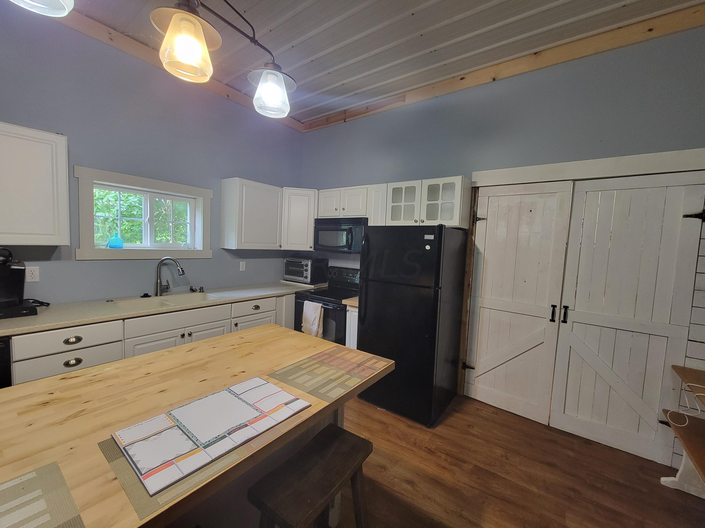 10448 Rich Hollow Road Southwest Lancaster, OH 43130 - Photo 15 of 27 Pole barn kitchen