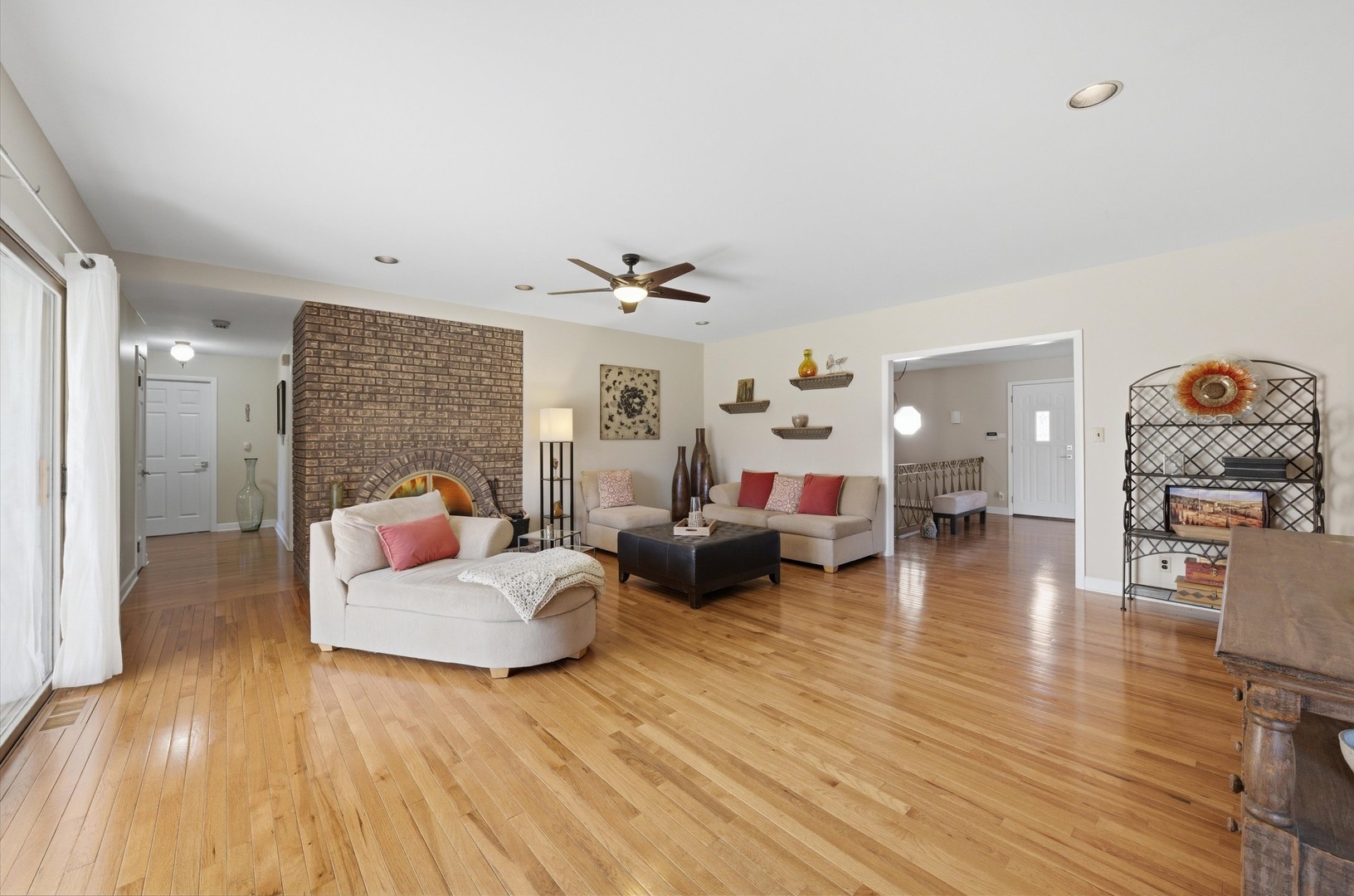 24346 South Timberline Trail Crete, IL 60417 - Photo 12 of 31 a living room with furniture and wooden floor