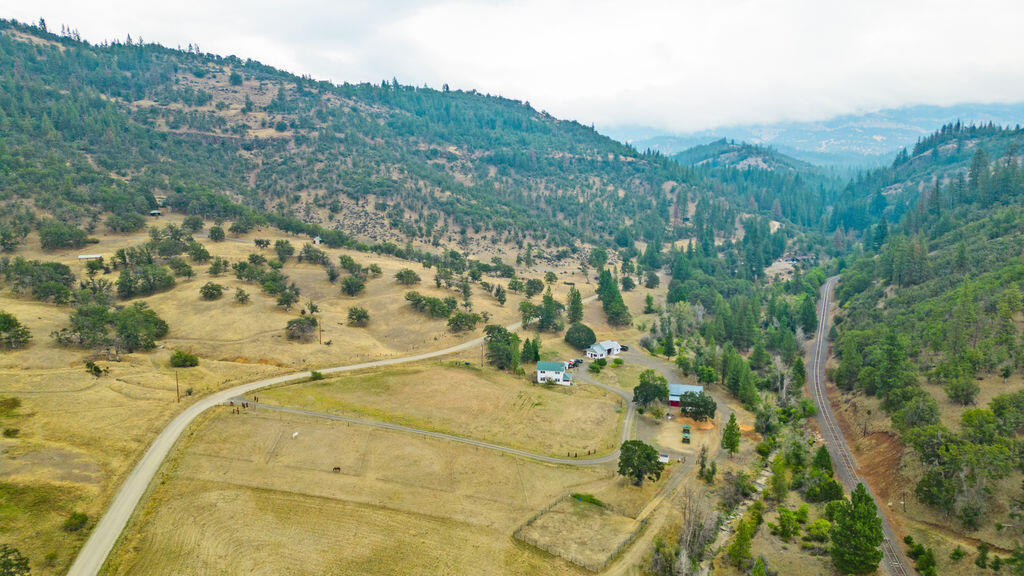 2245 Colestin Road Ashland, OR 97520 - Photo 38 of 69 38