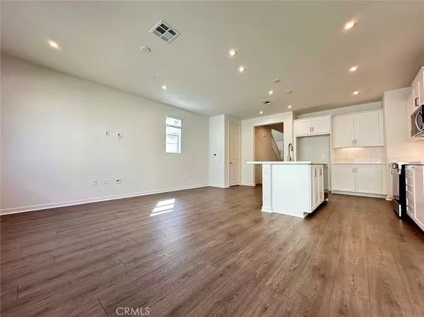 $3,500 | 16052 Montenegro Lane, Fontana, CA 92336