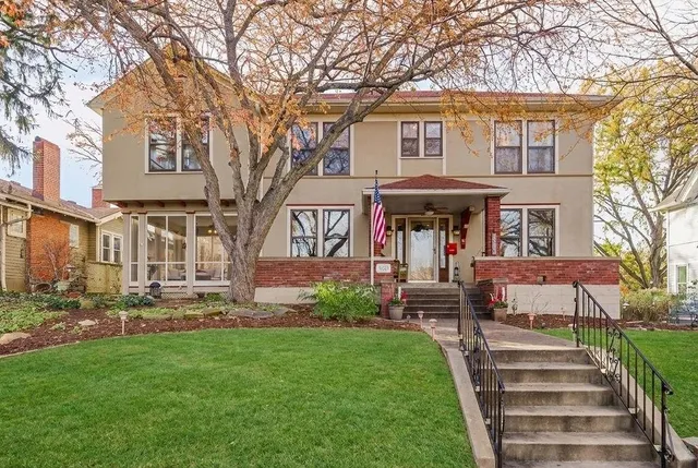 $650,000 | 1024 South Broadway Street, Leavenworth, KS 66048