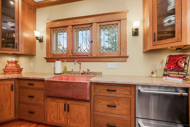 $650,000 | 1024 South Broadway Street, Leavenworth, KS 66048