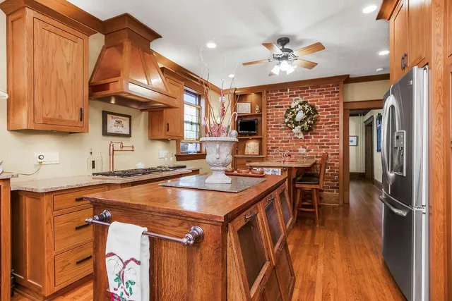 $650,000 | 1024 South Broadway Street, Leavenworth, KS 66048