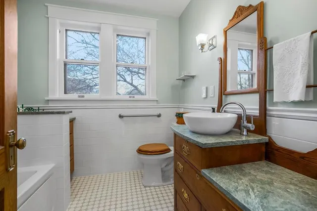 $650,000 | 1024 South Broadway Street, Leavenworth, KS 66048