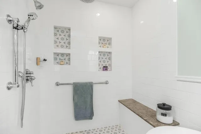 $650,000 | 1024 South Broadway Street, Leavenworth, KS 66048