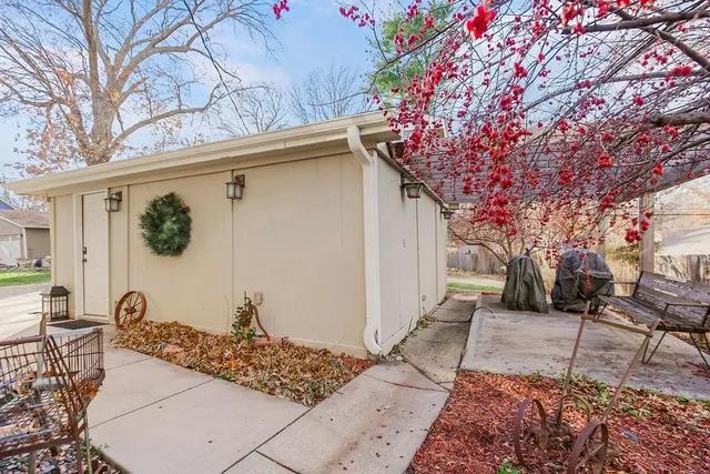 $650,000 | 1024 South Broadway Street, Leavenworth, KS 66048