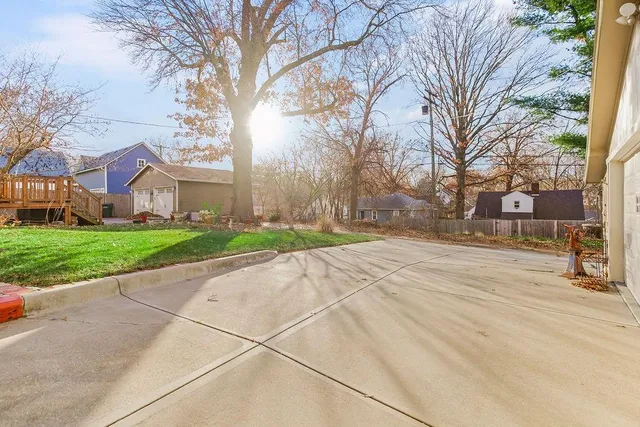 $650,000 | 1024 South Broadway Street, Leavenworth, KS 66048