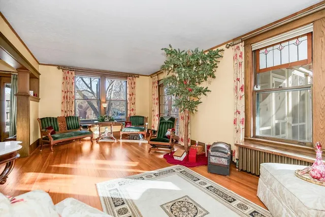 $650,000 | 1024 South Broadway Street, Leavenworth, KS 66048