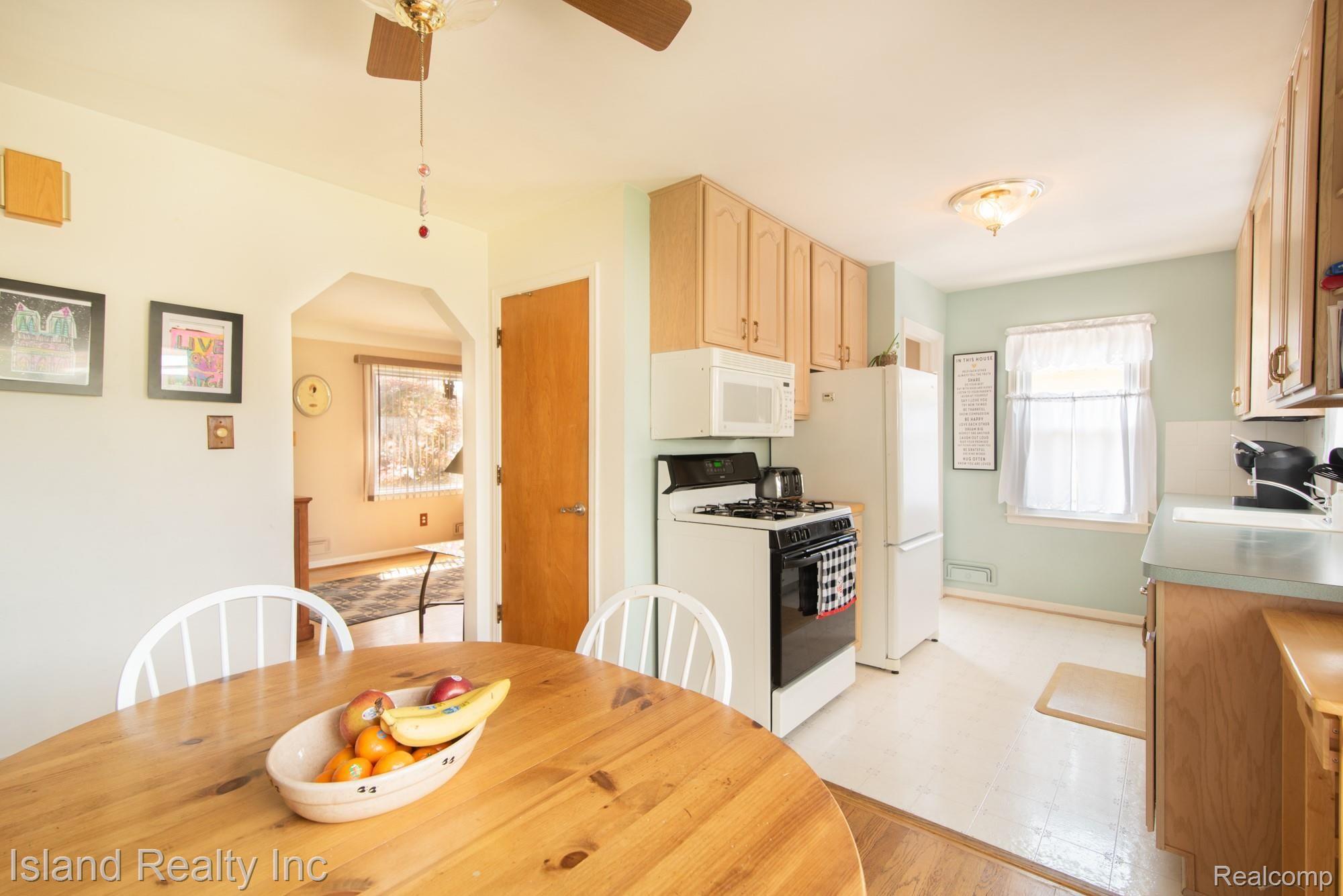 17078 Reno Street Riverview, MI 48193 - Photo 8 of 22 17078RenoRiverview-16.jpg