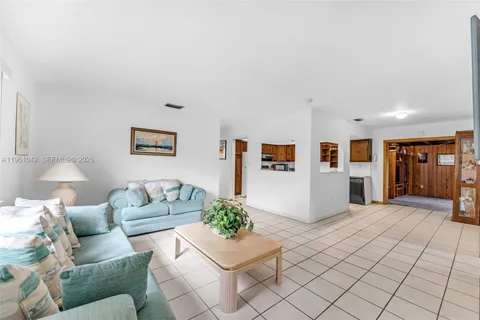 $895,000 | 10901 Southwest 116th Street, Miami, FL 33176