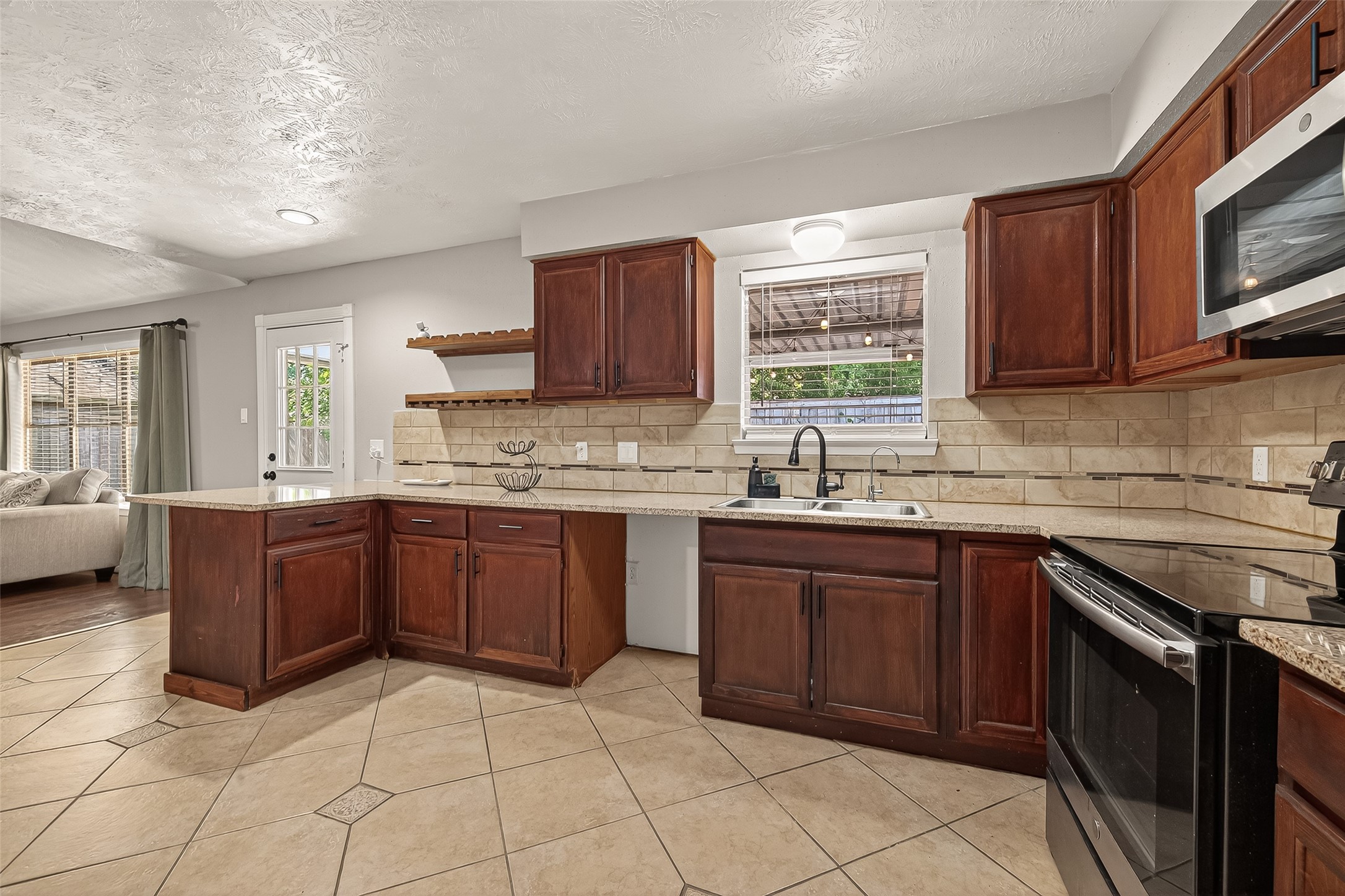 1407 Somercotes Lane Channelview, TX 77530 - Photo 9 of 28