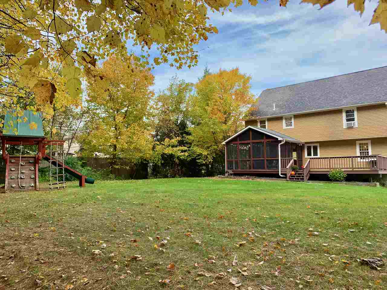 31 Rolling Ridge Road Londonderry, NH 03053 - Photo 3 of 30